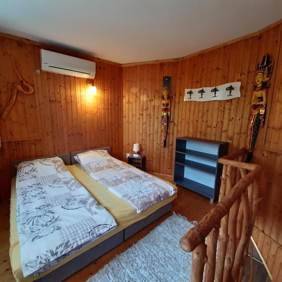 Ancsi Apartmanhaz 巴拉通雷勒 外观 照片